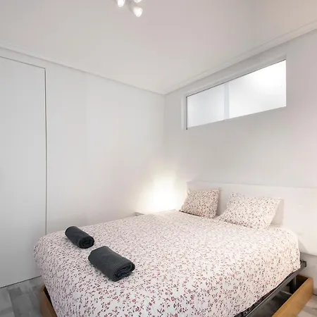 Beautiful With Terrace - Prime Location! Lägenhet *